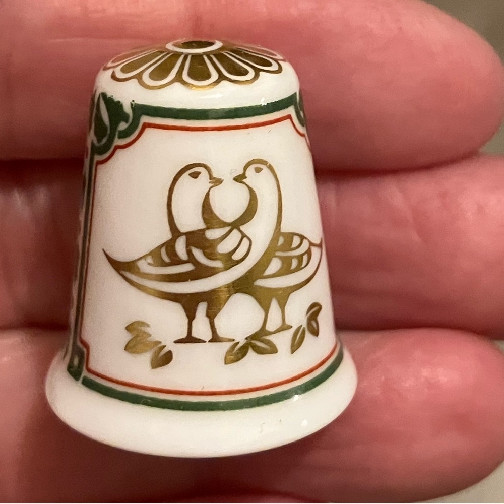 Spode Vintage Fine Bone China Thimble 2nd Day of Christmas  England Gold Trim